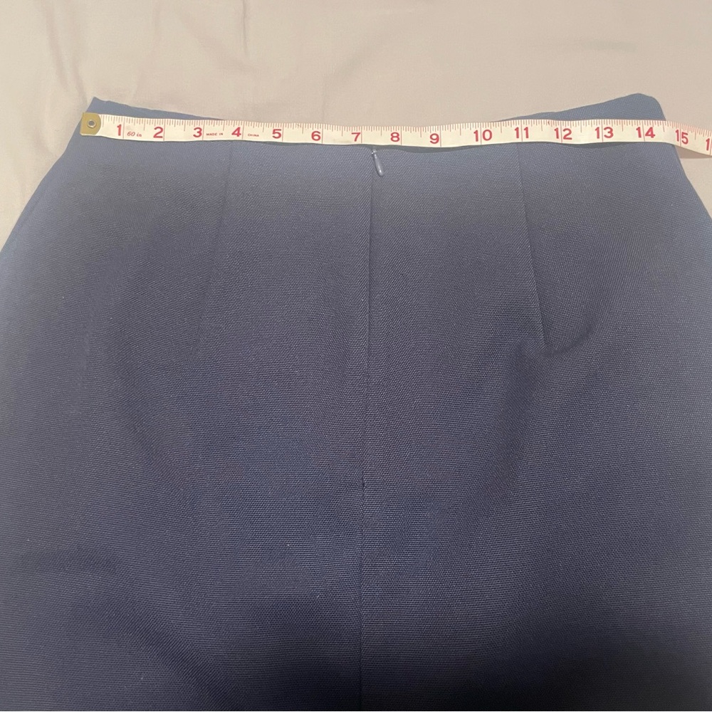 H&M navy blue skirt with buttons size 10 NWOT - Picture 5 of 6